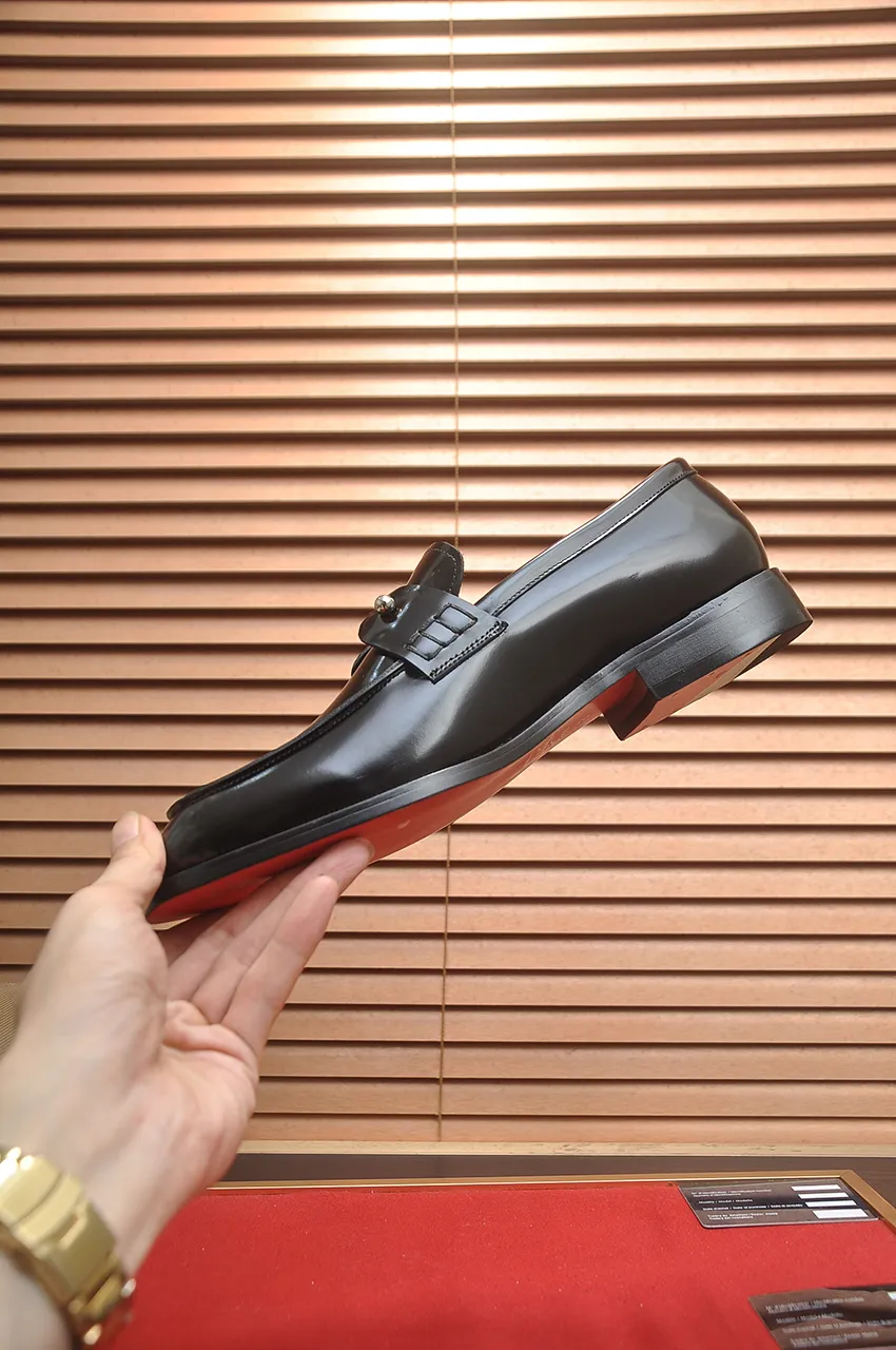 Men's shoes 💰620💶 [Chrstian Loubotin] Red-soled shoes 💋Original mold opening, the highest version on the market, purely handmade ➕Imported cowhide uppers, first-layer water-dyed cowhide lining! Original EU high-gloss outsole. 38 to 45 (45 customized)